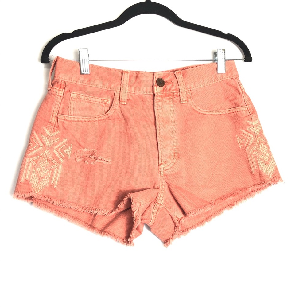 American Eagle Outfitters Frayed Hem Jean Short. Size 6. Classy